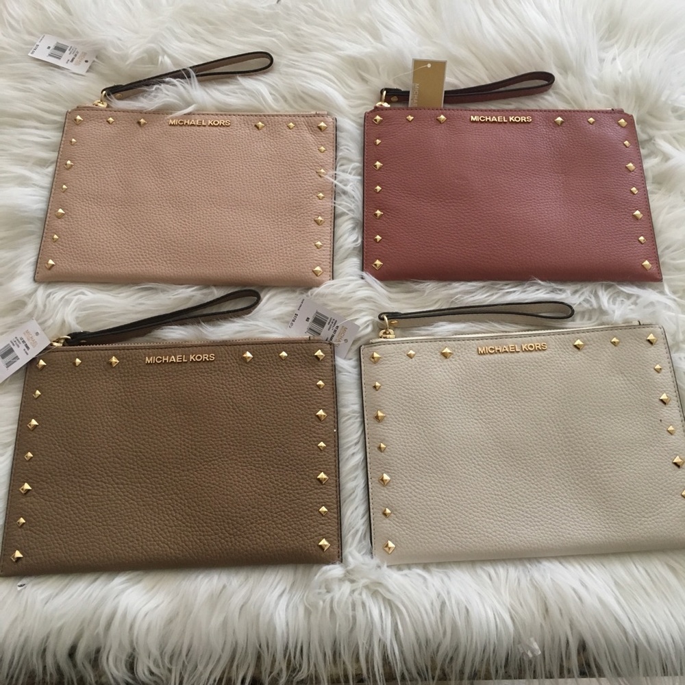 Last one ❗️Michael Kors clutch - Picture 2 of 8